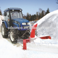 Pala de nieve delantera y barredora de nieve trasera para tractor